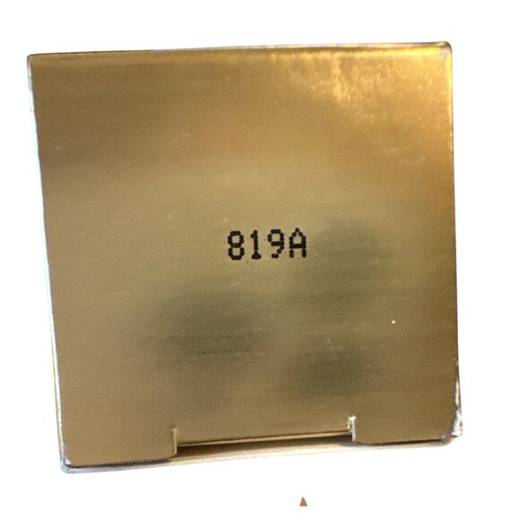 Stila Hide & Chic Fluid Foundation Tan 3 Shade 30ml - Picture 4 of 4